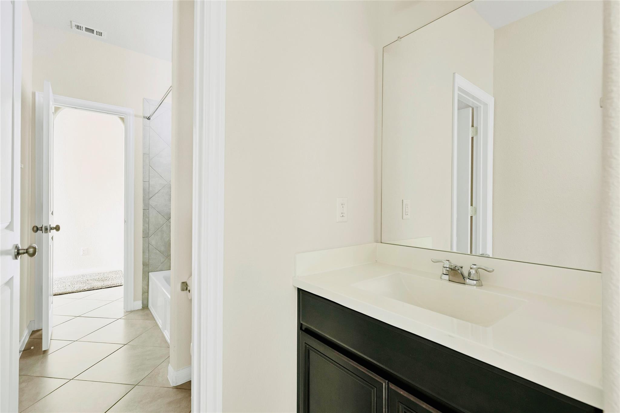 1005 Fountain Grass Way Property Photo 19