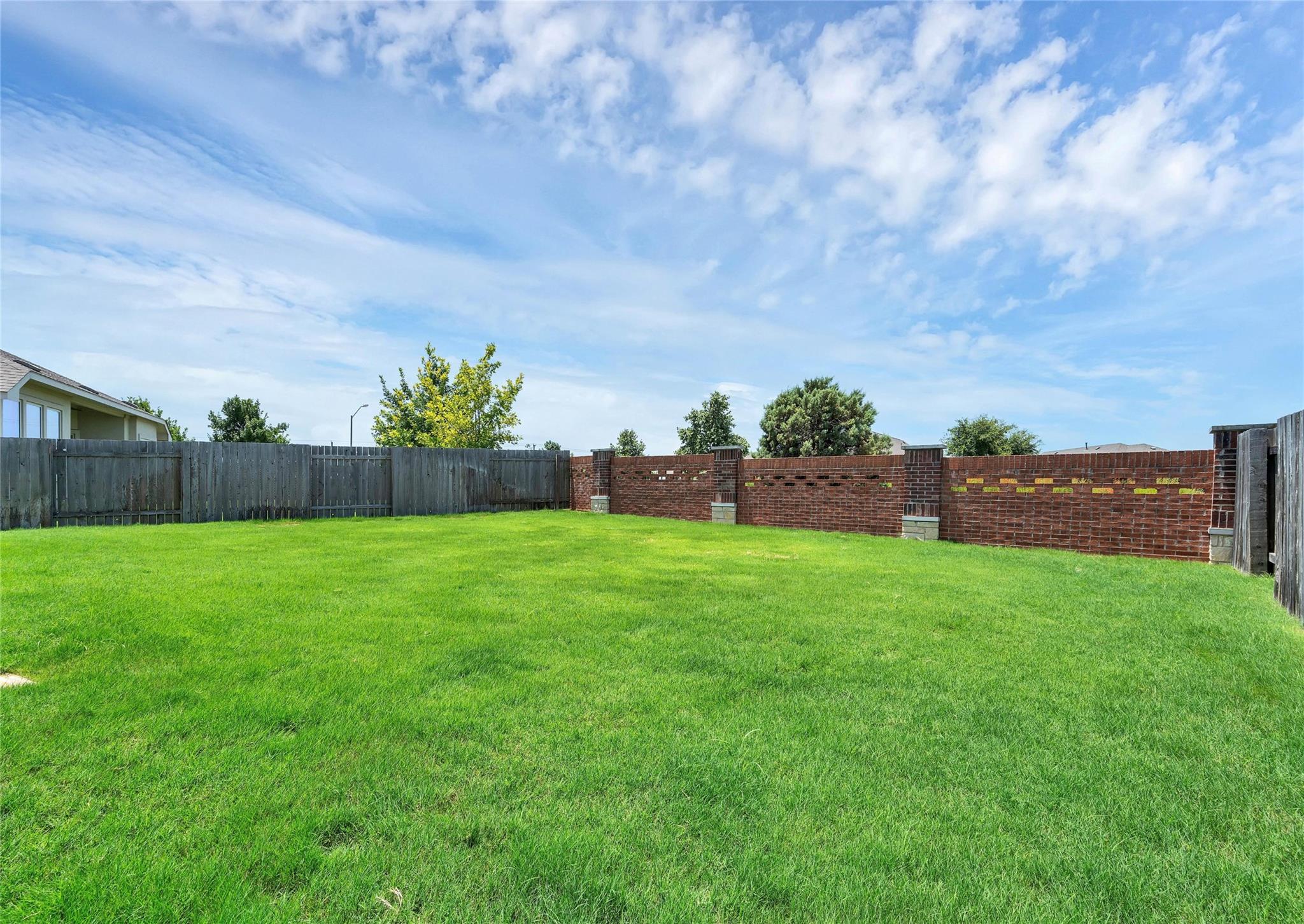 1005 Fountain Grass Way Property Photo 27