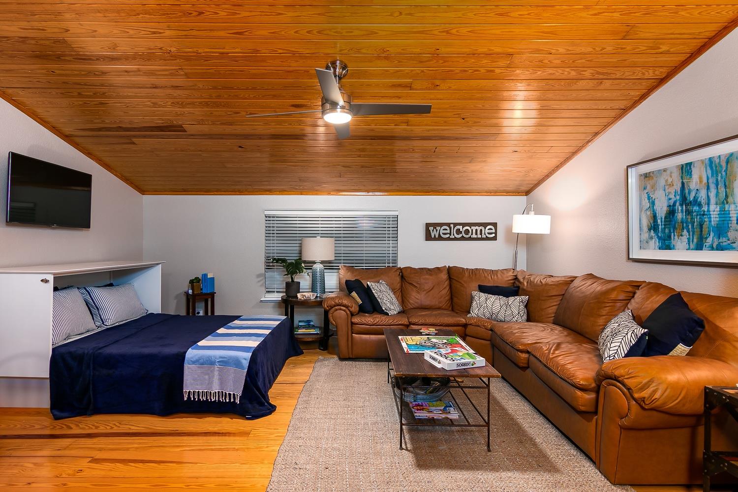 6804 River Rd Property Photo 1