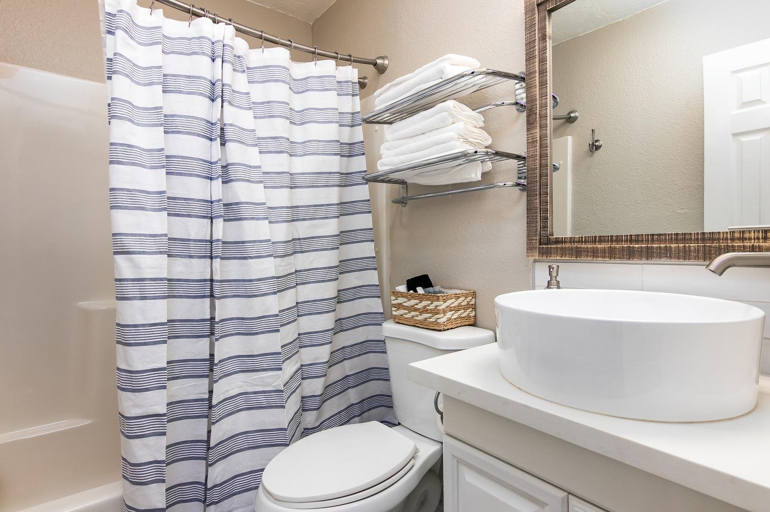 6804 River Rd Property Photo 4