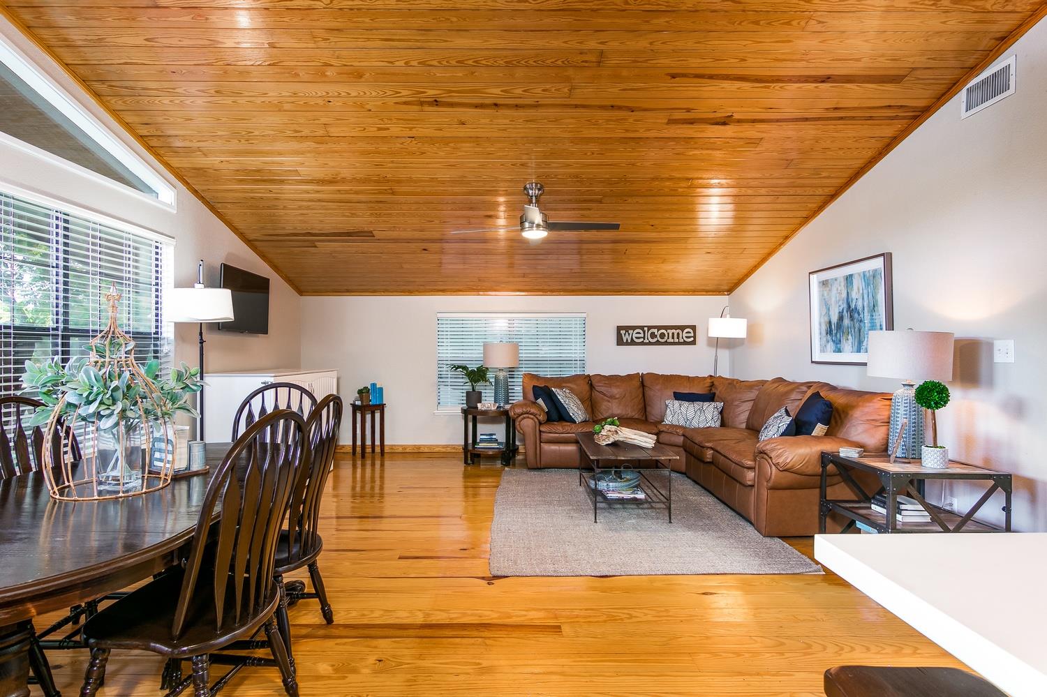 6804 River Rd Property Photo 11