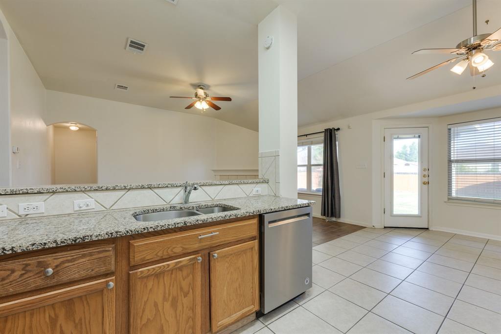 6007 Lone Star Ct Property Photo 3