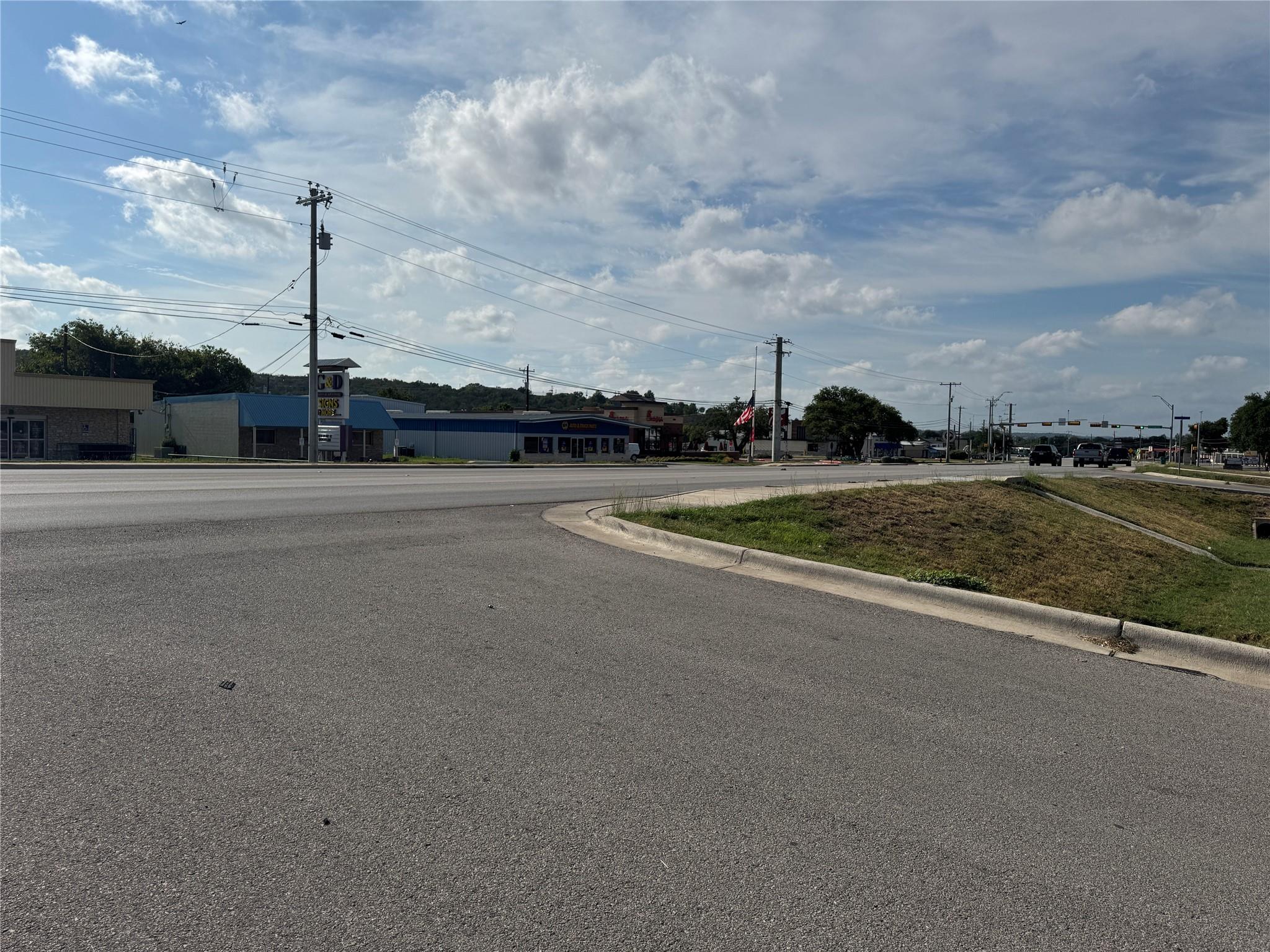 2202 - 2204 N Us Highway 281 Hwy N Property Photo 11