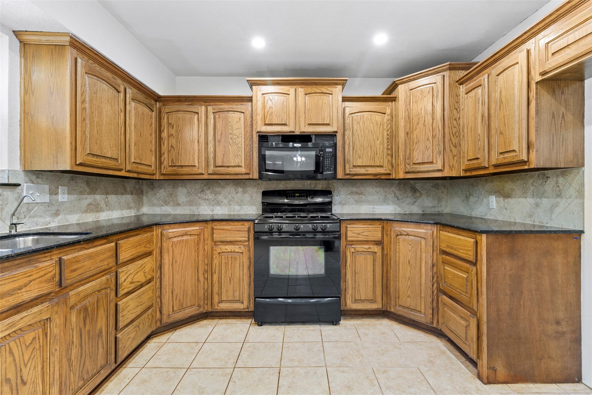 2210 Lasso Dr Property Photo 10