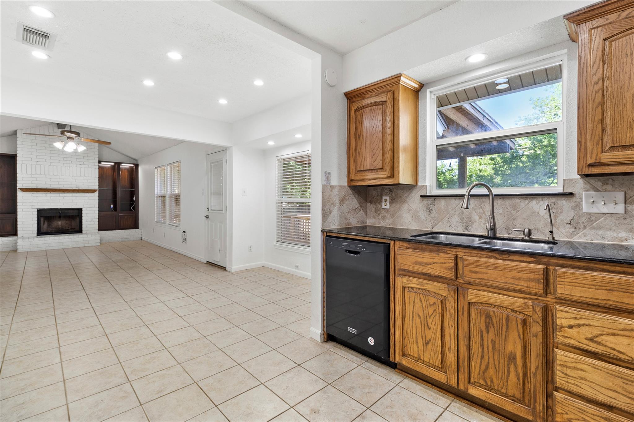 2210 Lasso Dr Property Photo 12