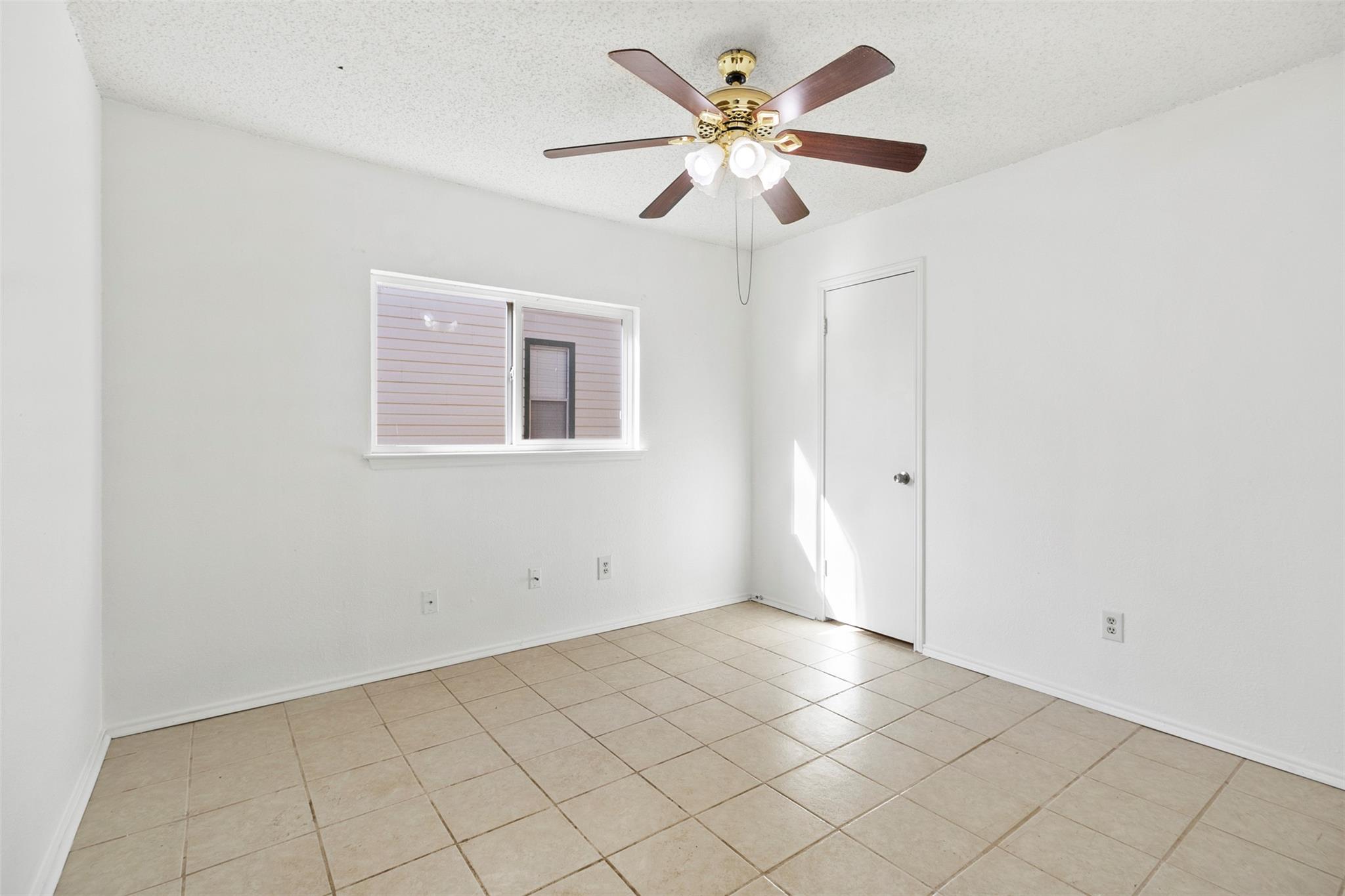 2210 Lasso Dr Property Photo 16