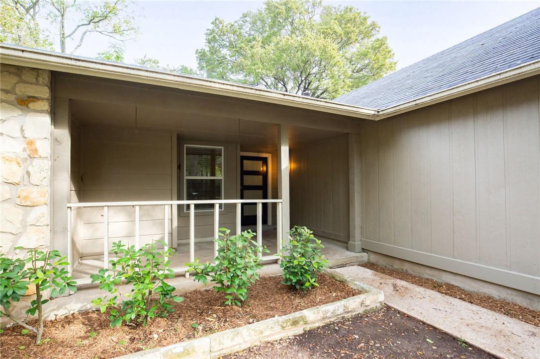 9708 Moorberry St Property Photo 3