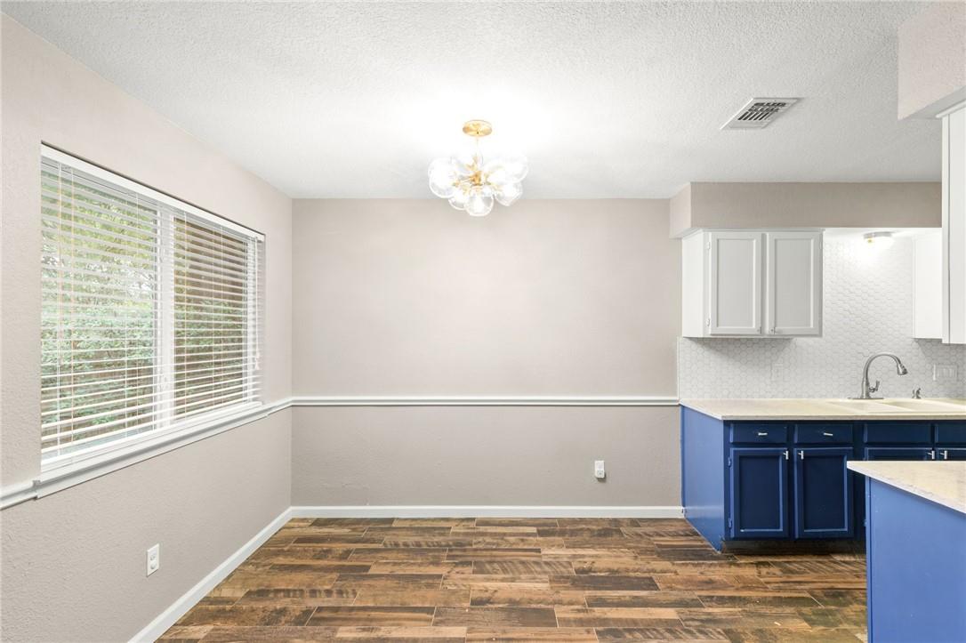 9708 Moorberry St Property Photo 7