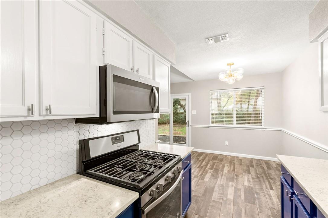 9708 Moorberry St Property Photo 10