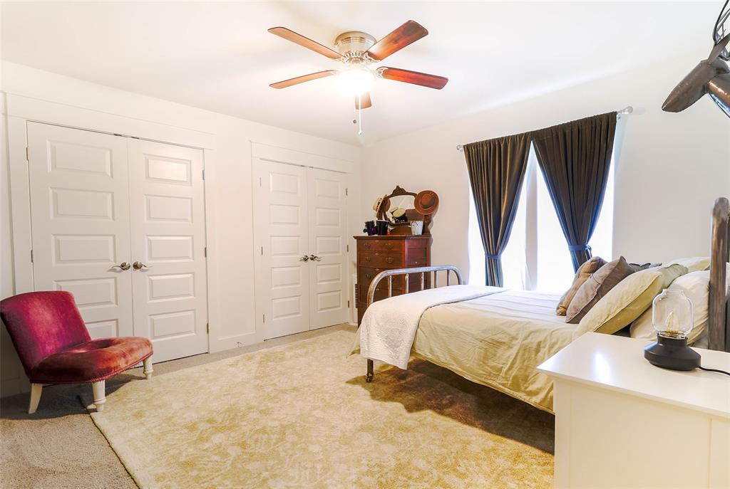 405 Deerfoot Cir Property Photo 7