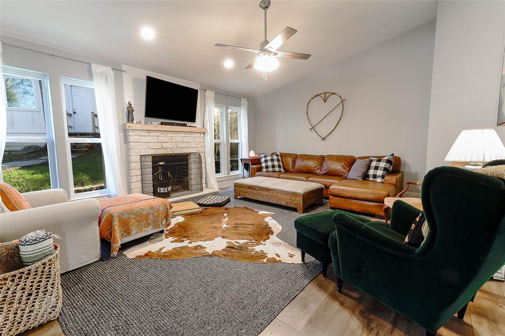 405 Deerfoot Cir Property Photo 9