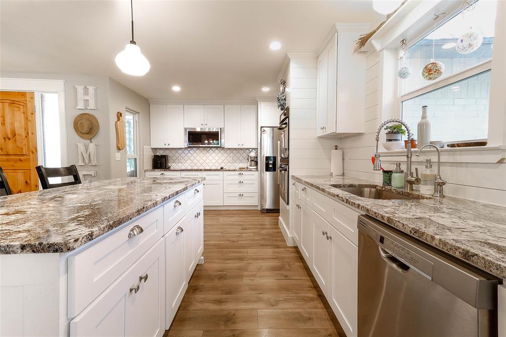 405 Deerfoot Cir Property Photo 14