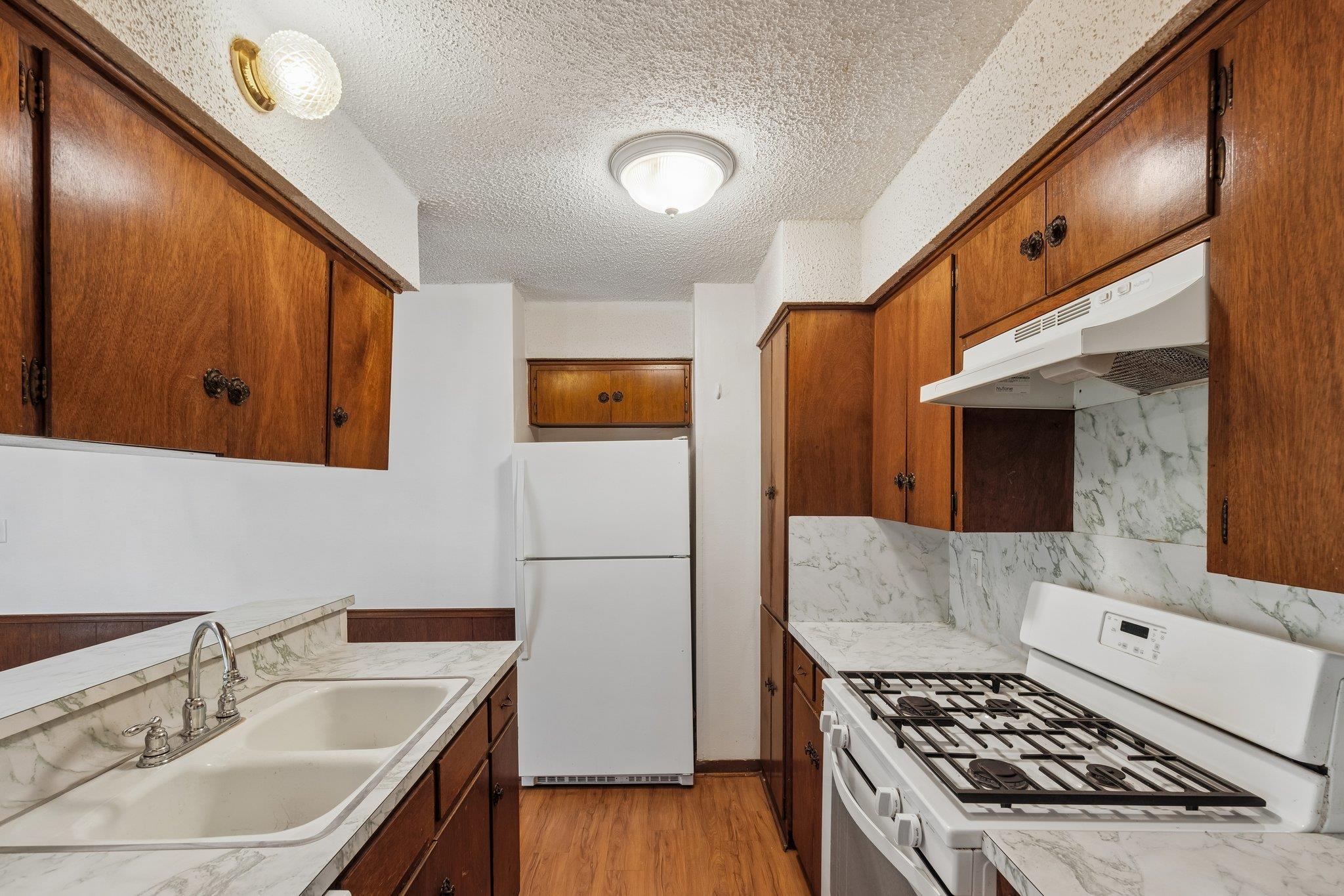 4713 Sagebrush Trl #b Property Photo 4
