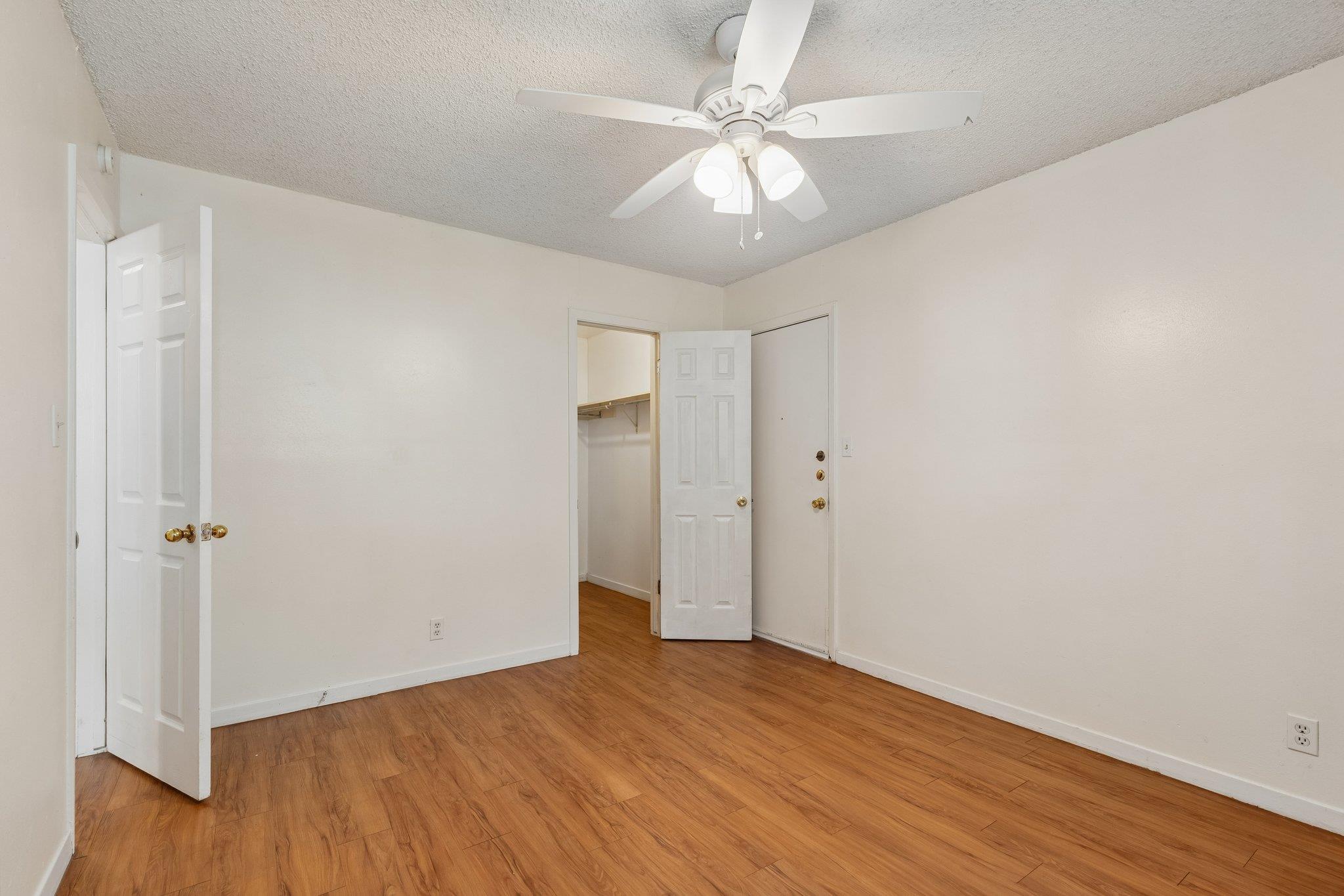 4713 Sagebrush Trl #b Property Photo 6