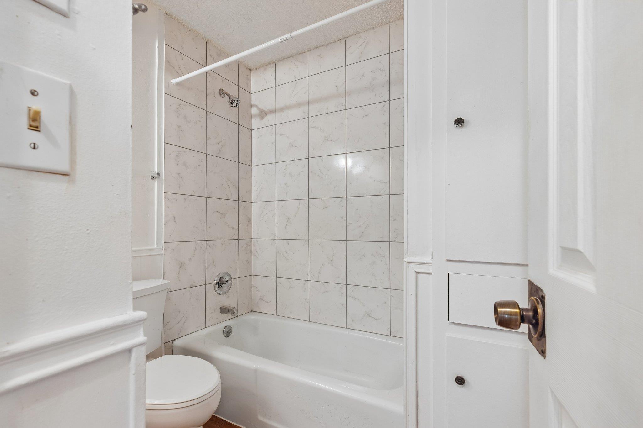 4713 Sagebrush Trl #b Property Photo 8