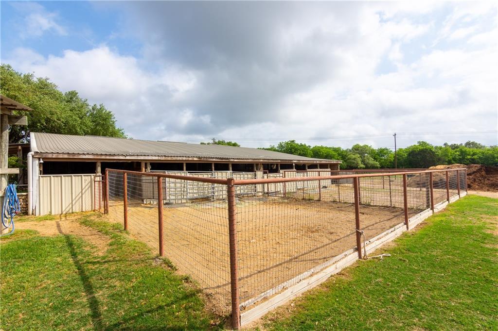 15000 Fitzhugh Rd Property Photo 18