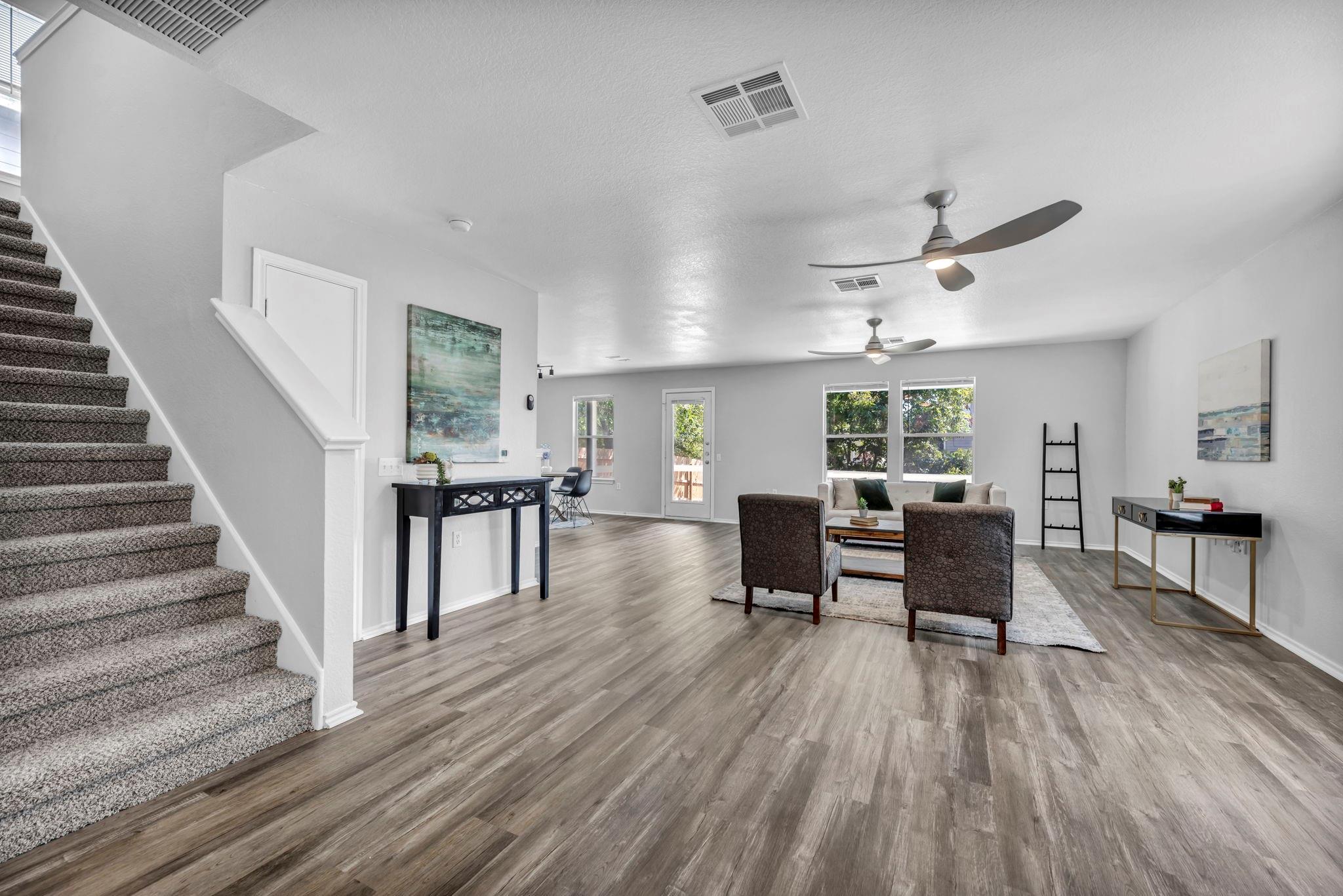 7429 Elk Pass Dr Property Photo 3