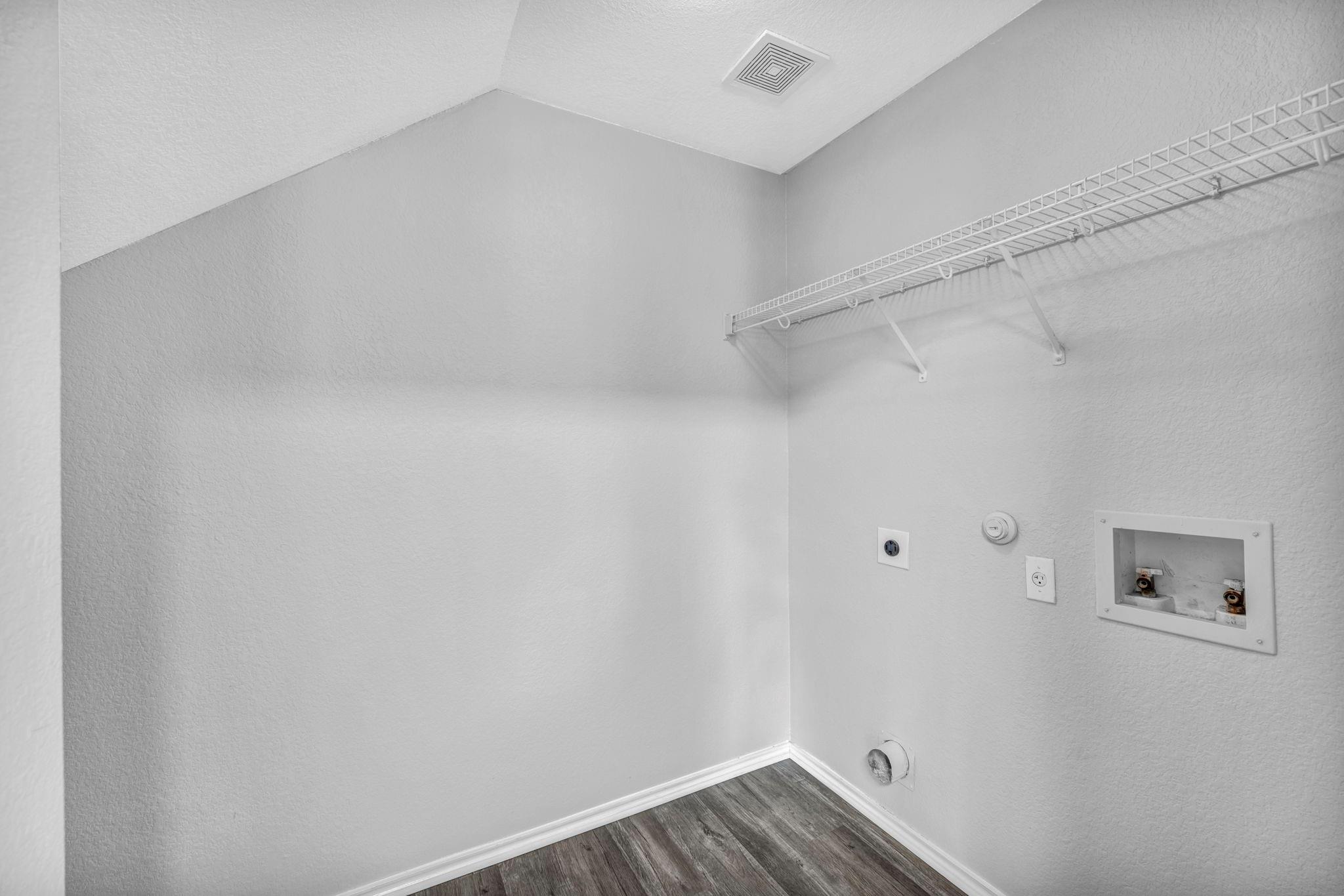 7429 Elk Pass Dr Property Photo 16