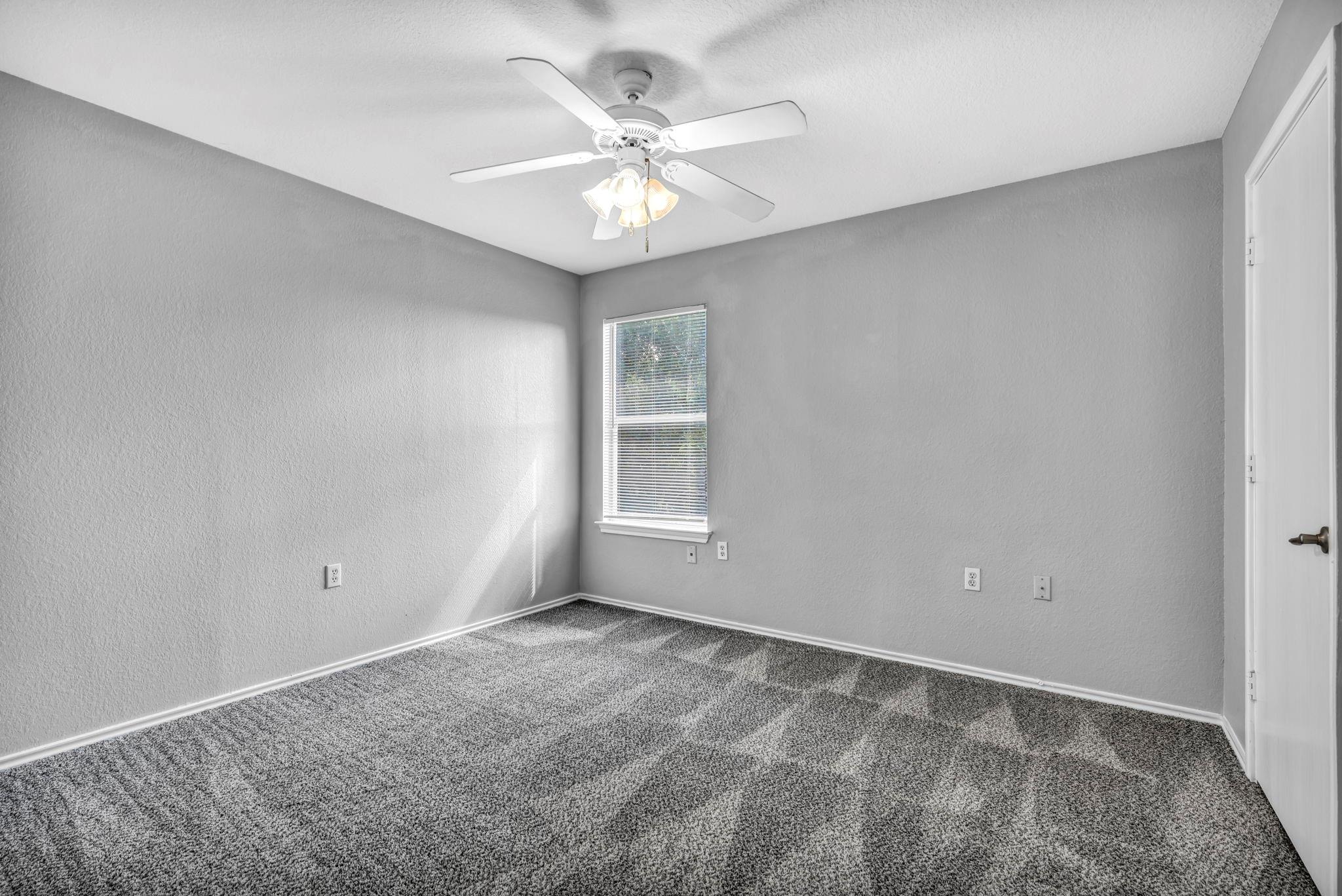 7429 Elk Pass Dr Property Photo 24