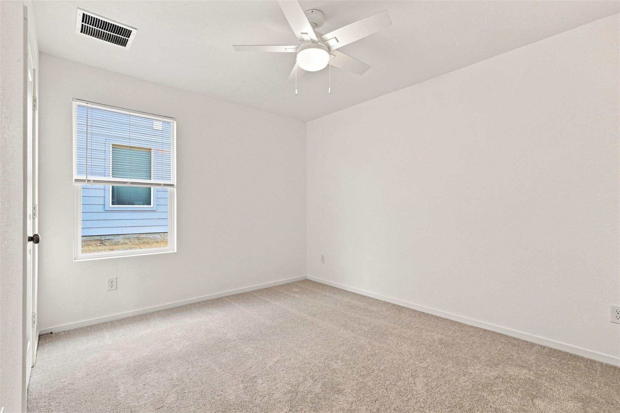 432 Jones Beach Ln Property Photo 5
