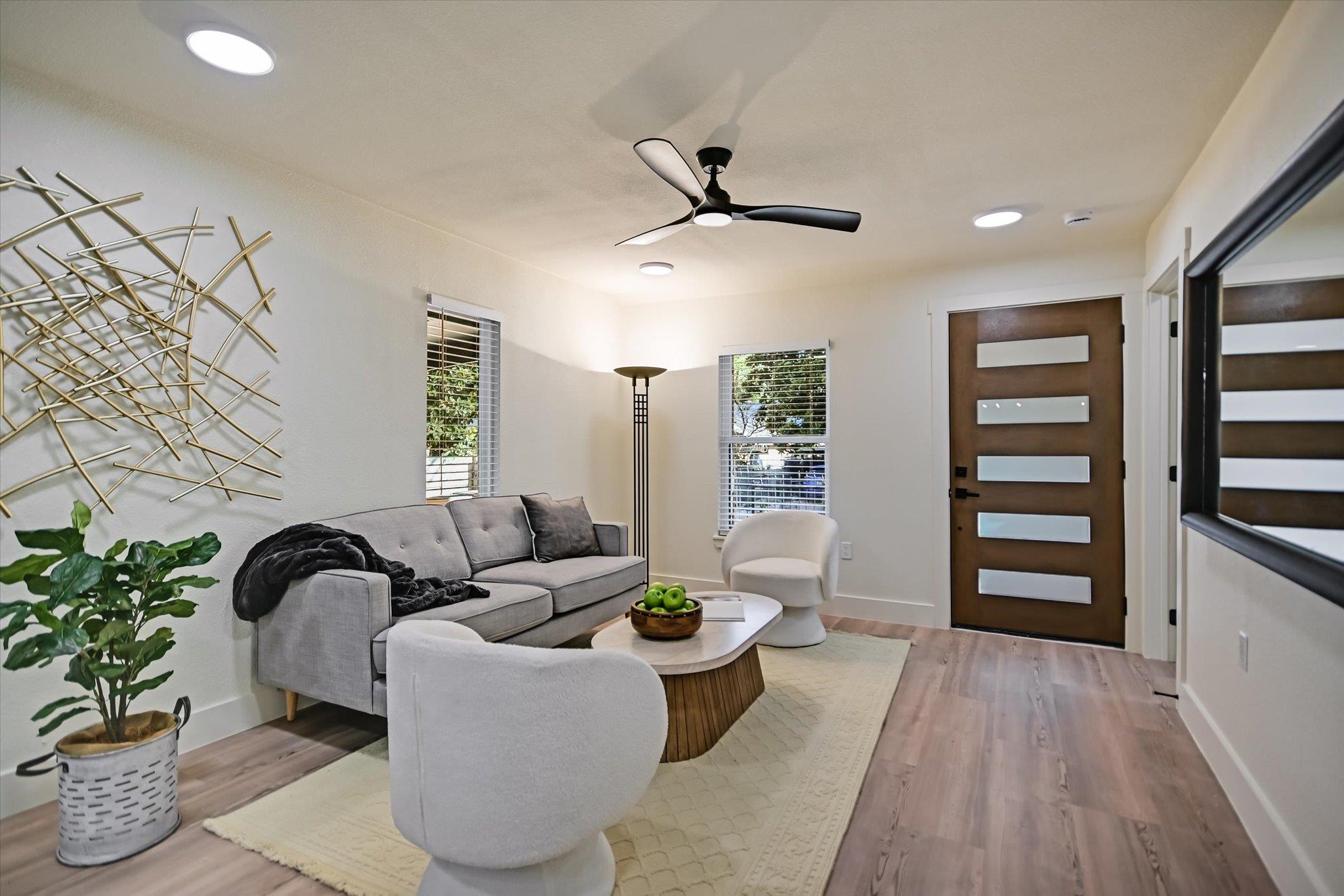 2406 Santa Maria St