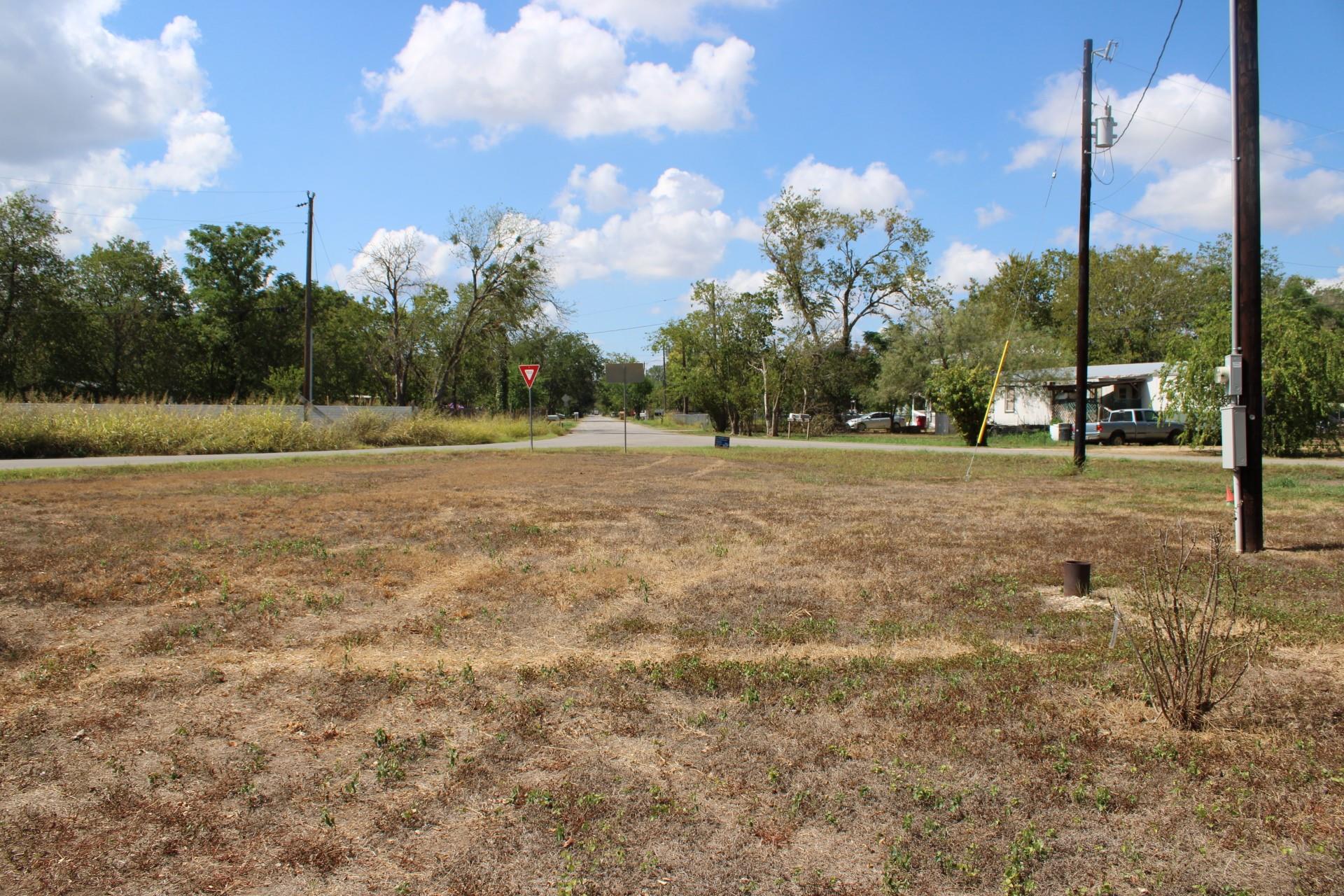 3415 River Rd Property Photo 39
