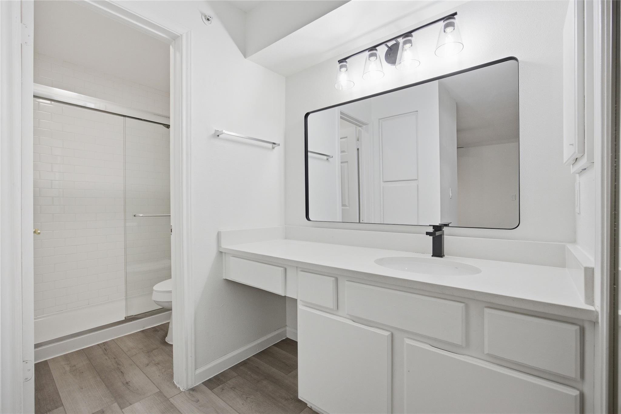 501 W 26th St #108 Property Photo 8