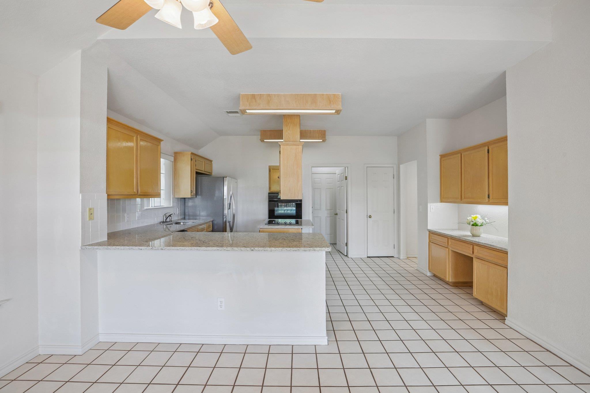21513 Lakefront Dr Property Photo 11