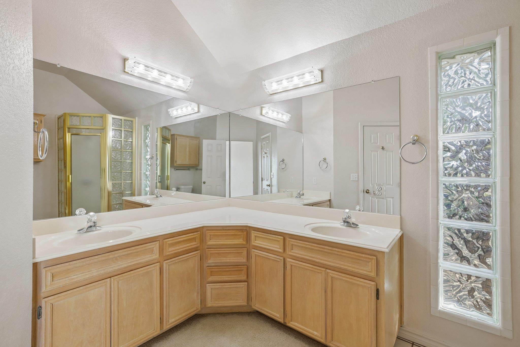 21513 Lakefront Dr Property Photo 14