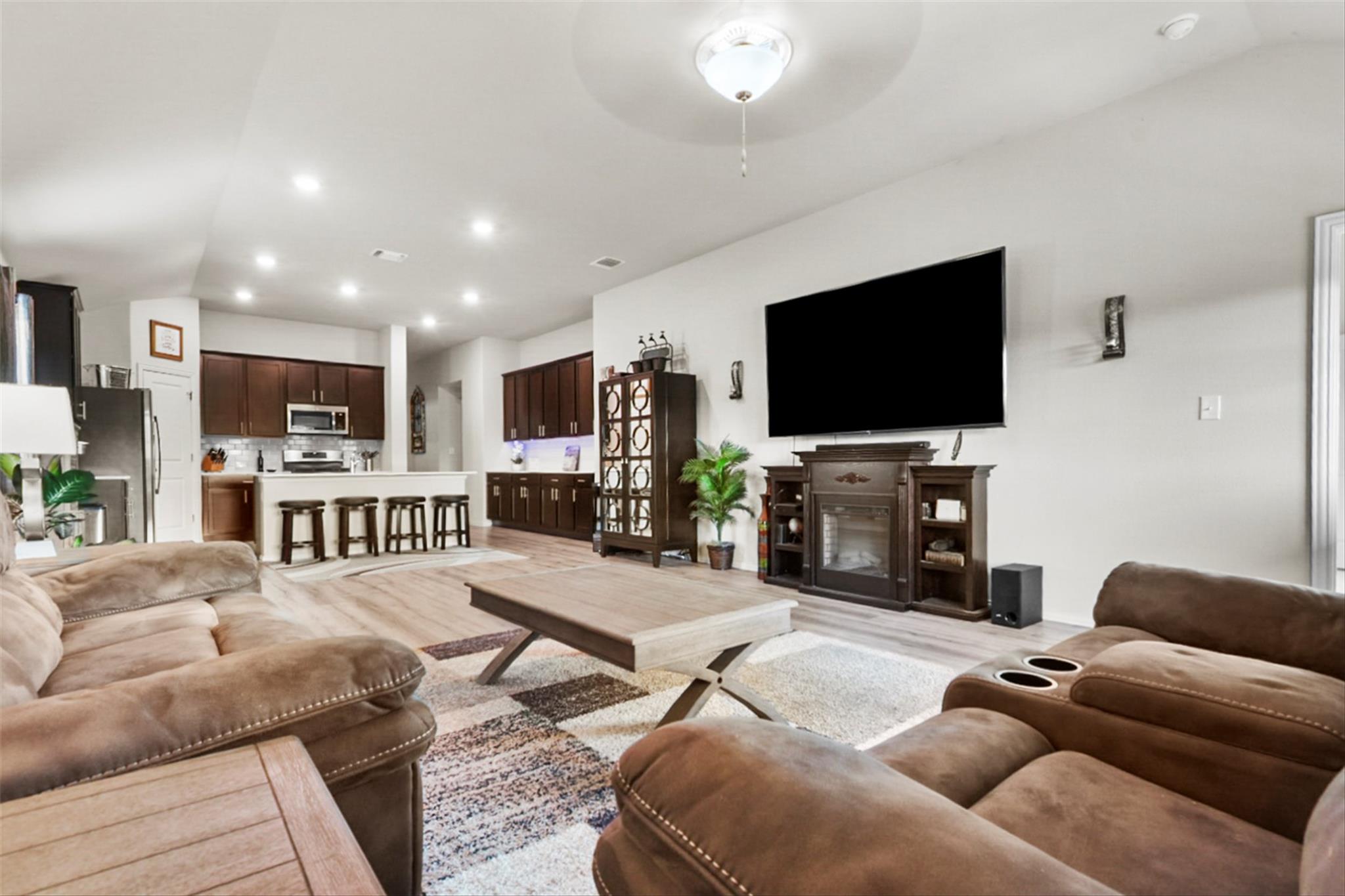 320 Bright Star Ln Property Photo 1