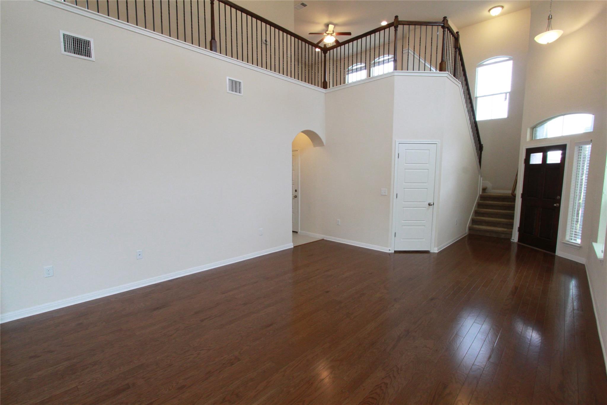 9304 Lost Bridge Ln Property Photo 6
