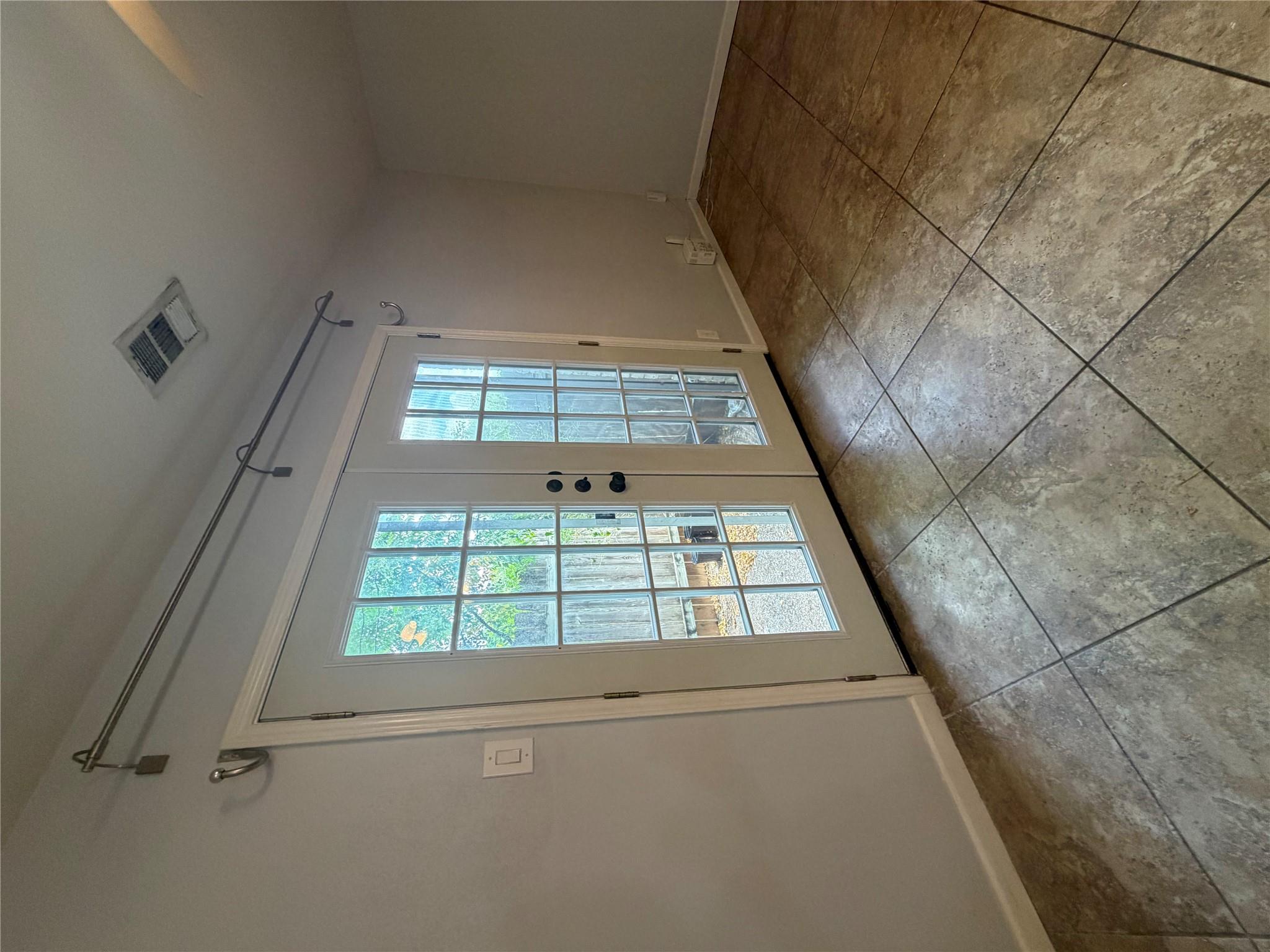 2303 Barton Village Cir #101 Property Photo 6