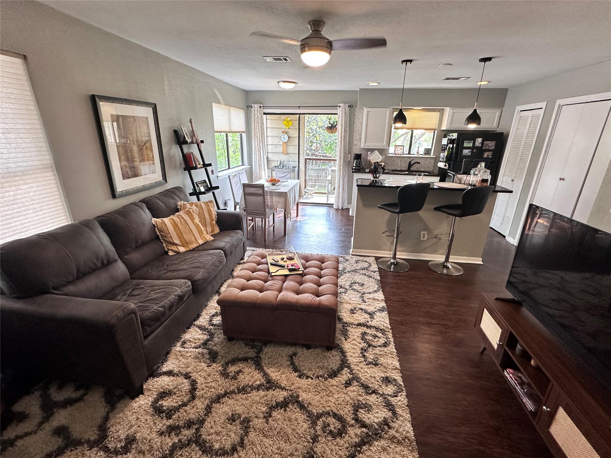 421 W San Antonio St C3 Property Photo 1