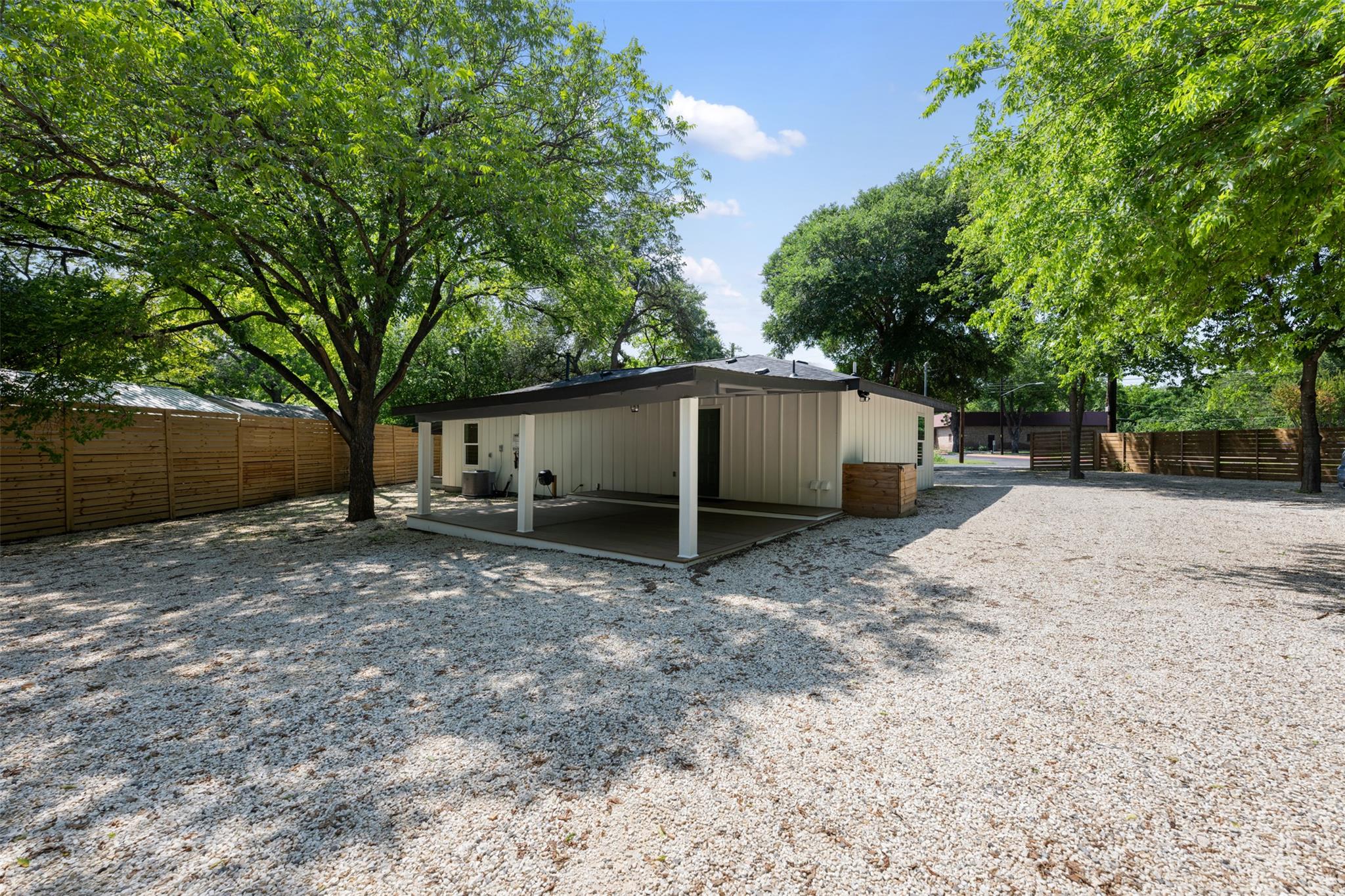 9003 Capitol Dr Property Photo 34