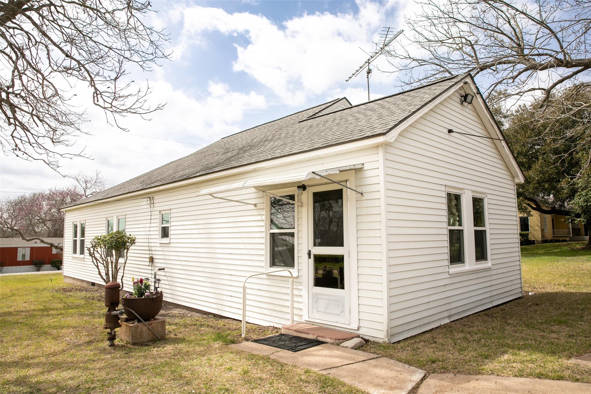 400 Brazos St Property Photo 2