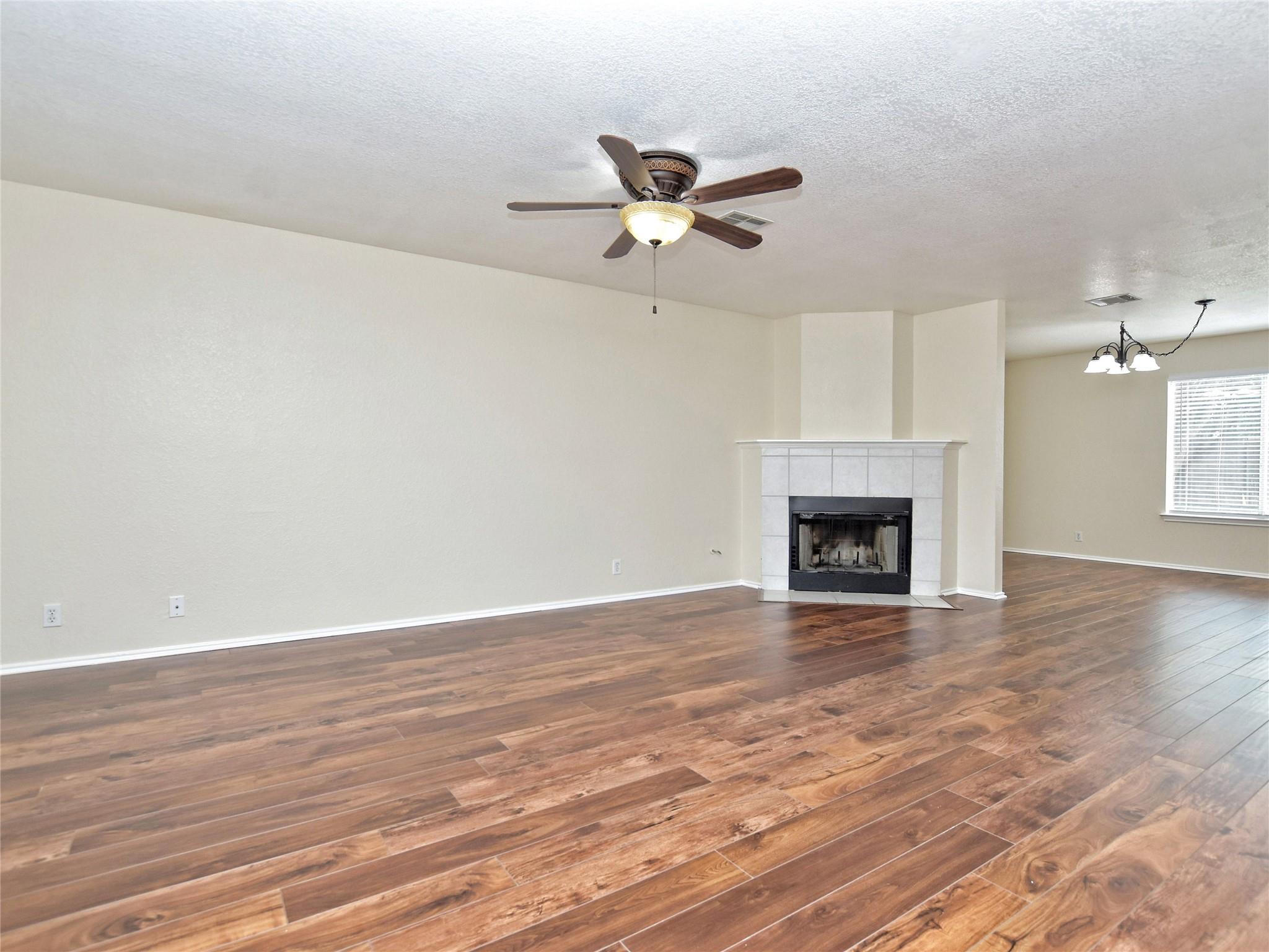 2205 Southeastern Trl Property Photo 3