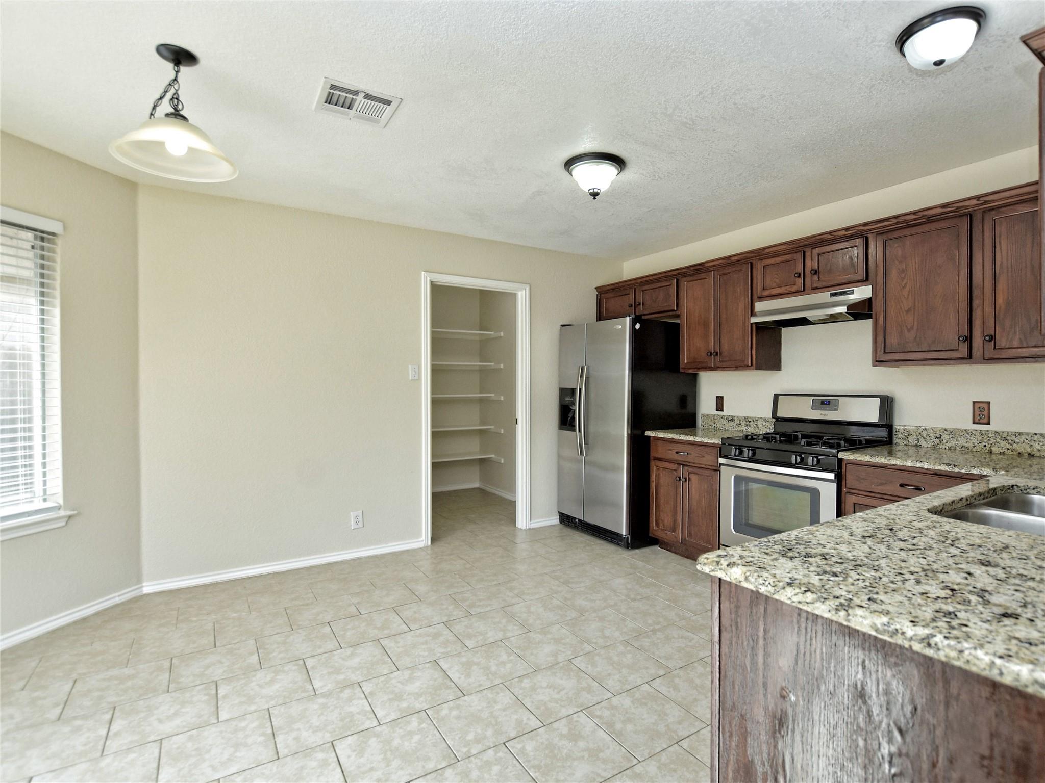 2205 Southeastern Trl Property Photo 8