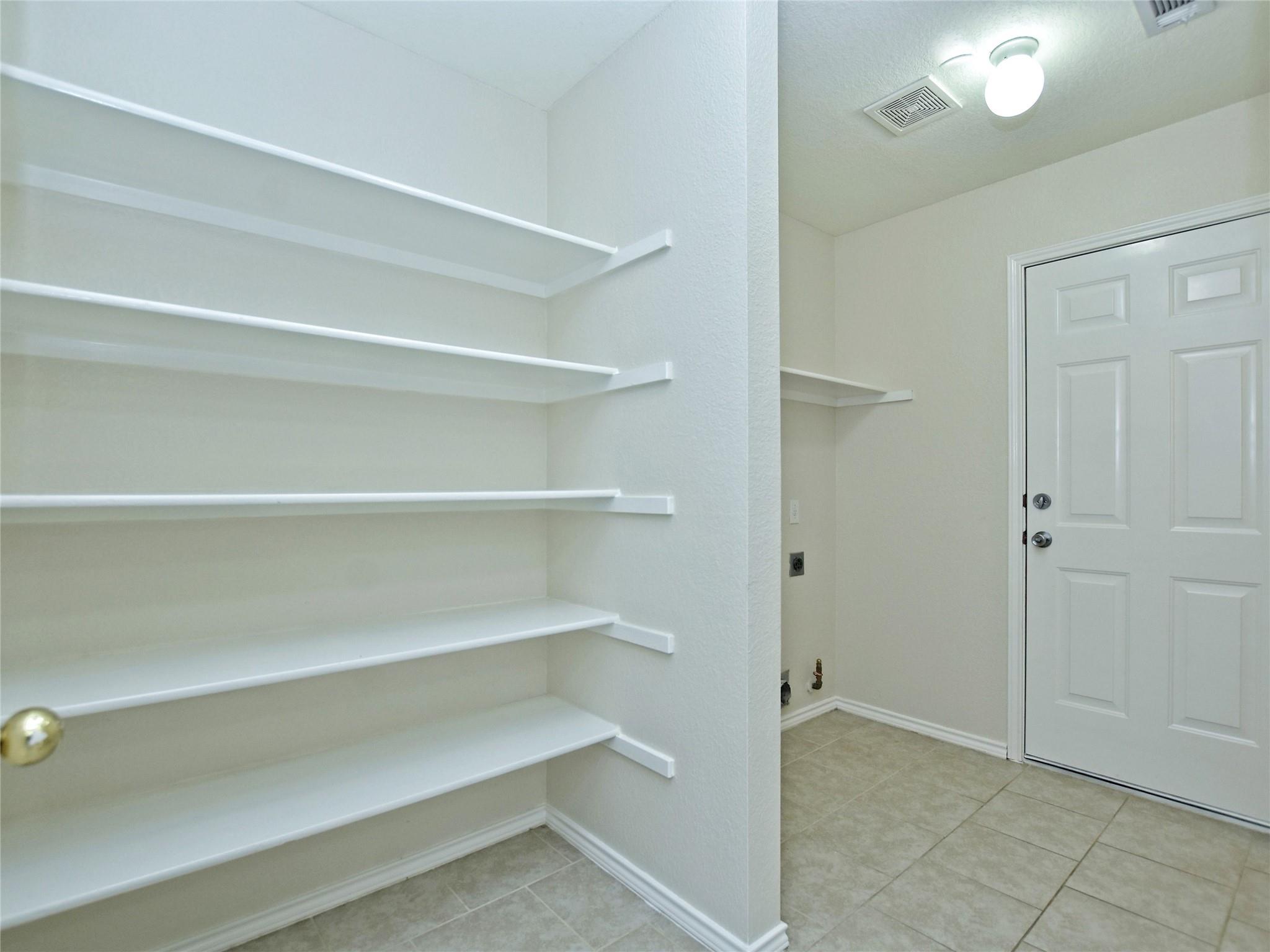 2205 Southeastern Trl Property Photo 9