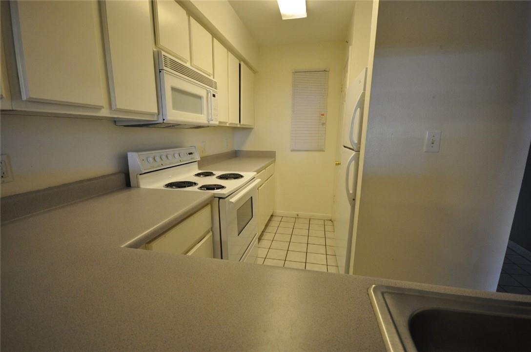 501 W 26th St #222 Property Photo 3
