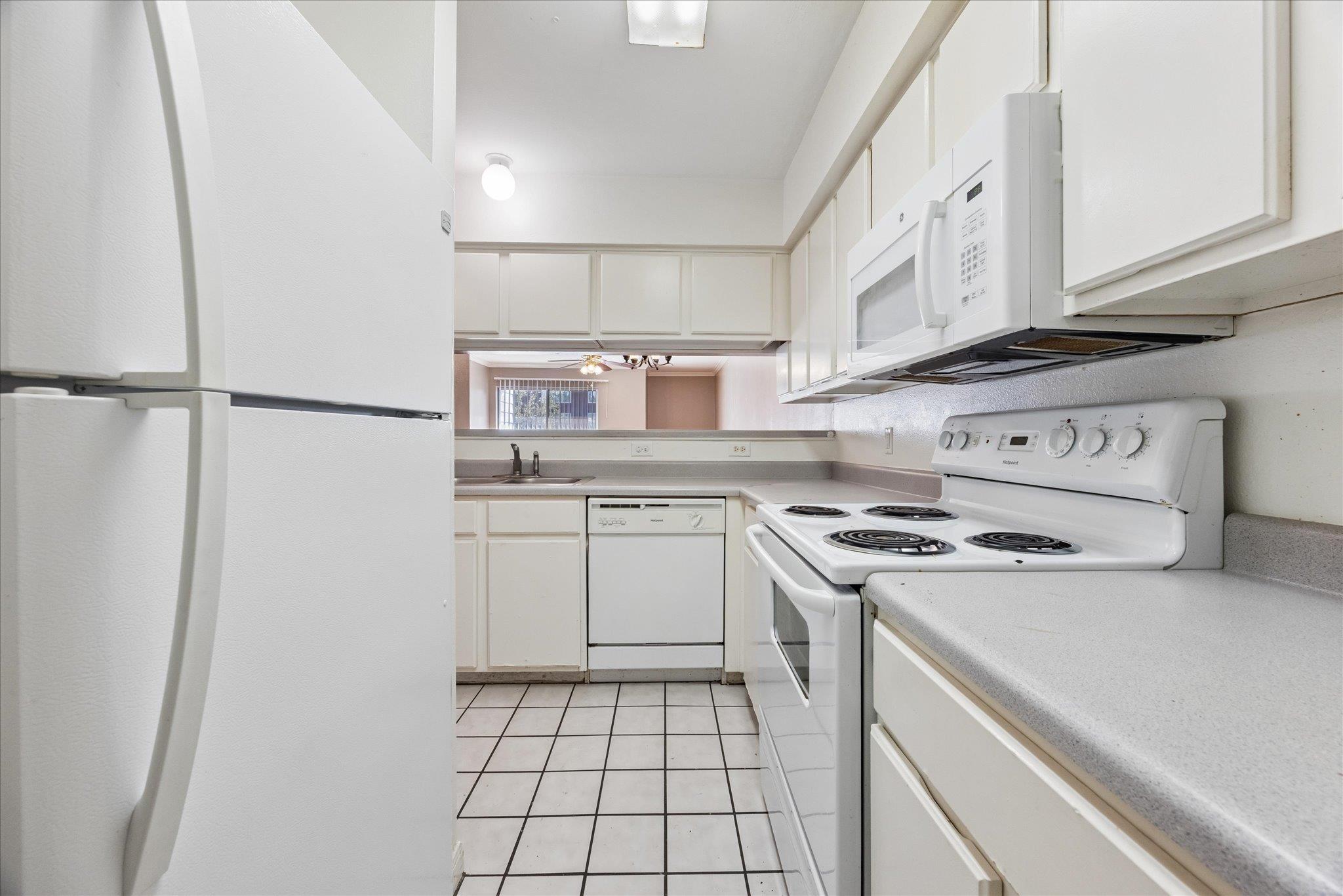 501 W 26th St #222 Property Photo 4