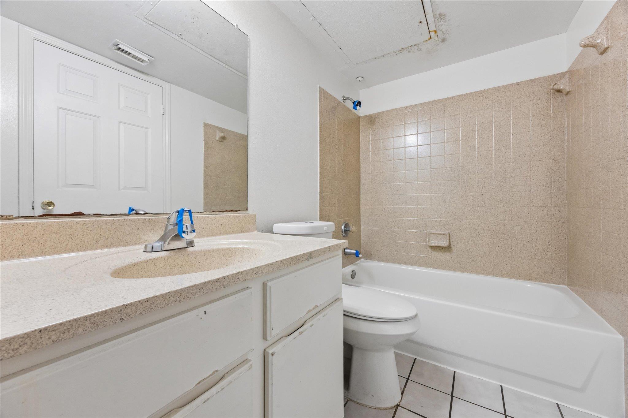 501 W 26th St #222 Property Photo 8