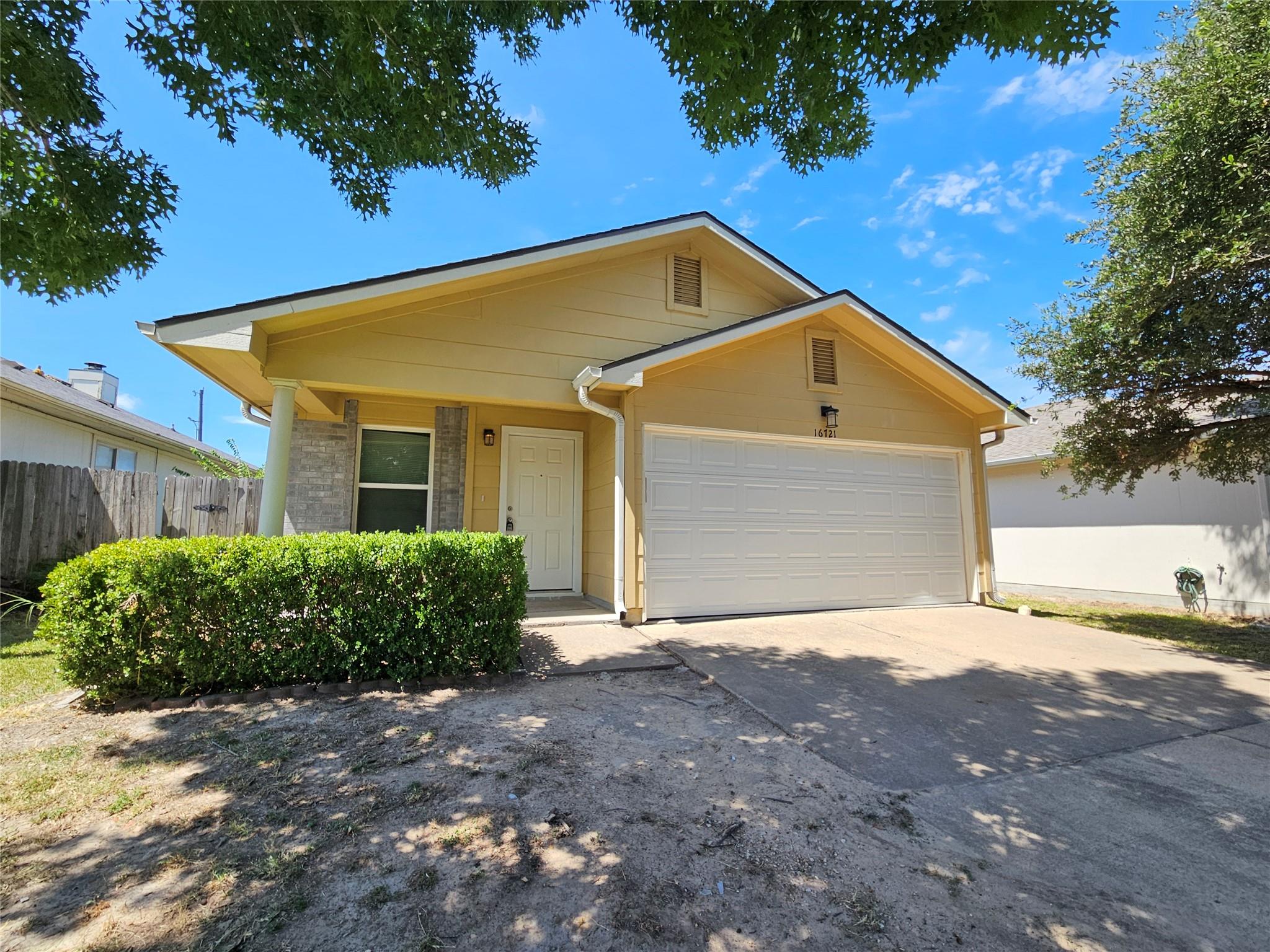 16721 Hamilton Point Cir Property Photo 1