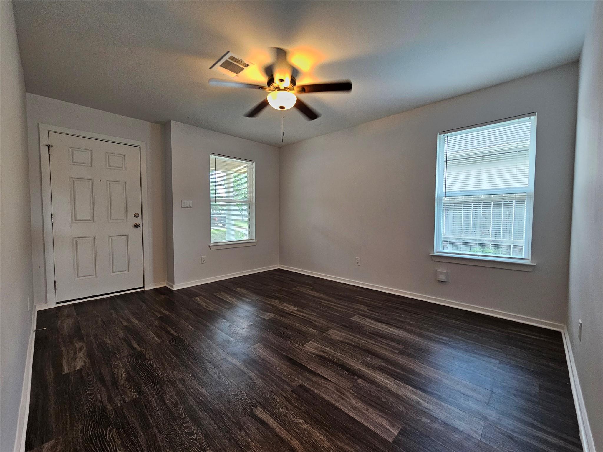16721 Hamilton Point Cir Property Photo 4