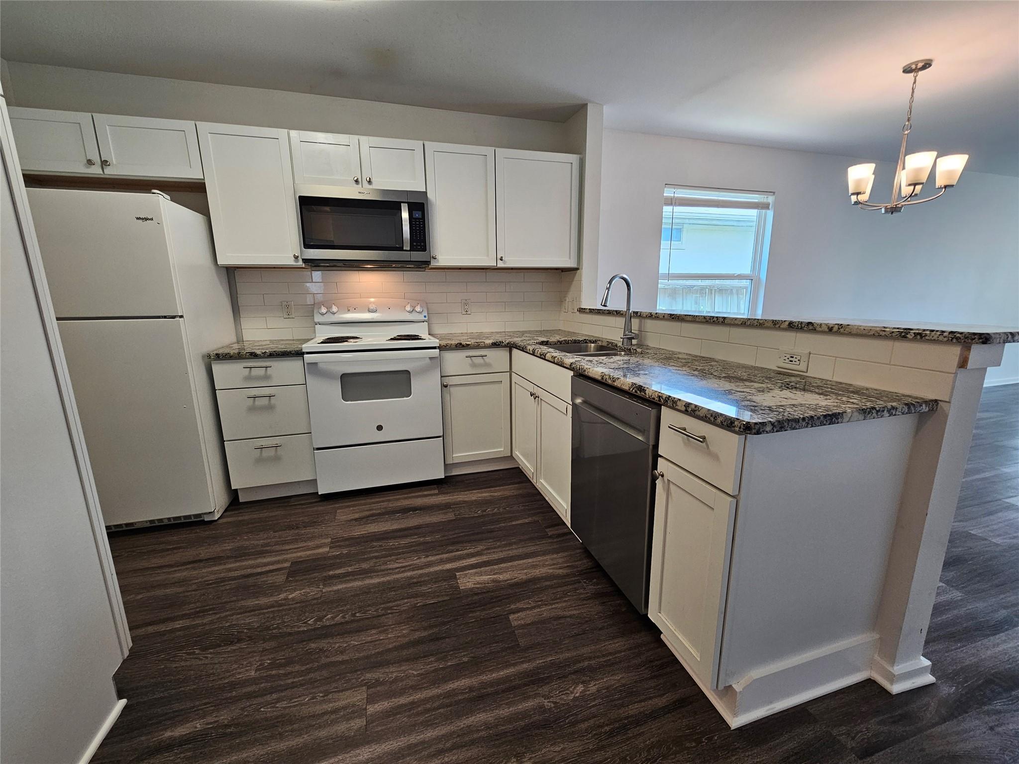 16721 Hamilton Point Cir Property Photo 6
