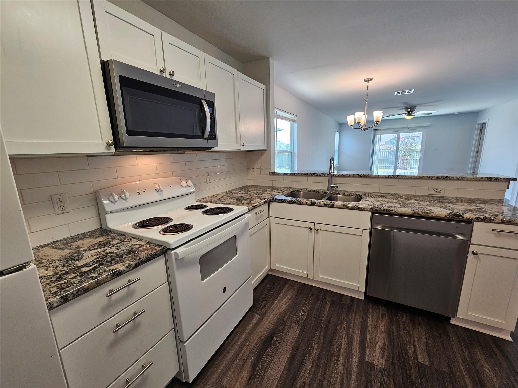16721 Hamilton Point Cir Property Photo 8