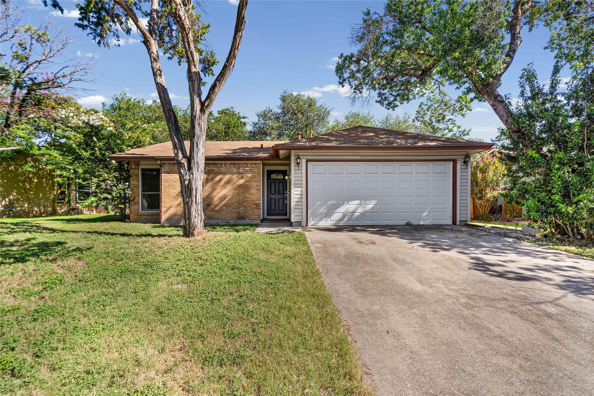 621 Russet Valley Dr Property Photo 1