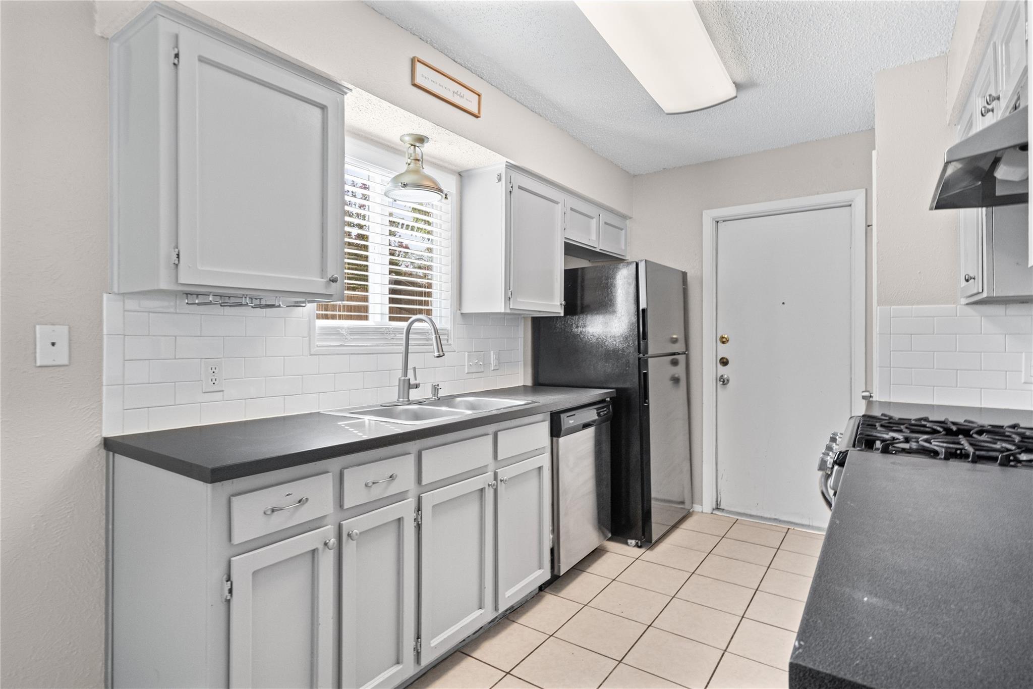 621 Russet Valley Dr Property Photo 6