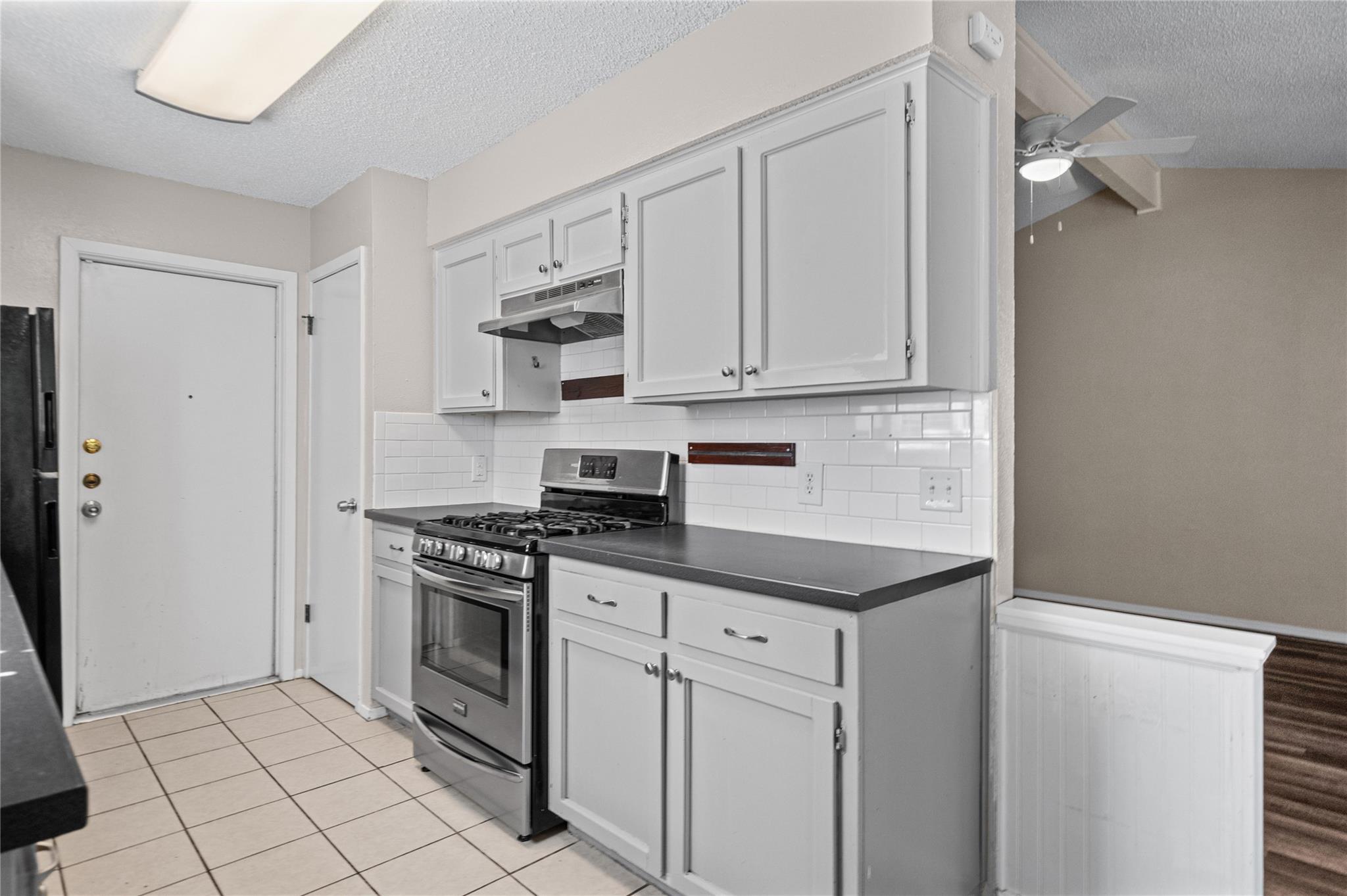 621 Russet Valley Dr Property Photo 7