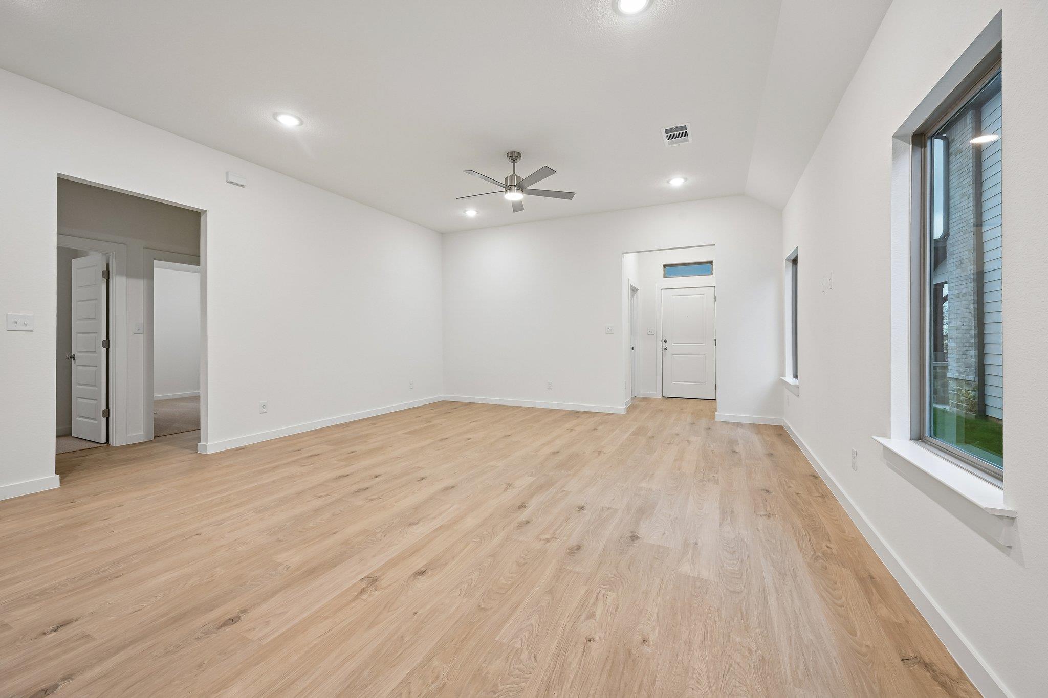 1113 Ramo Pine Dr Property Photo 3