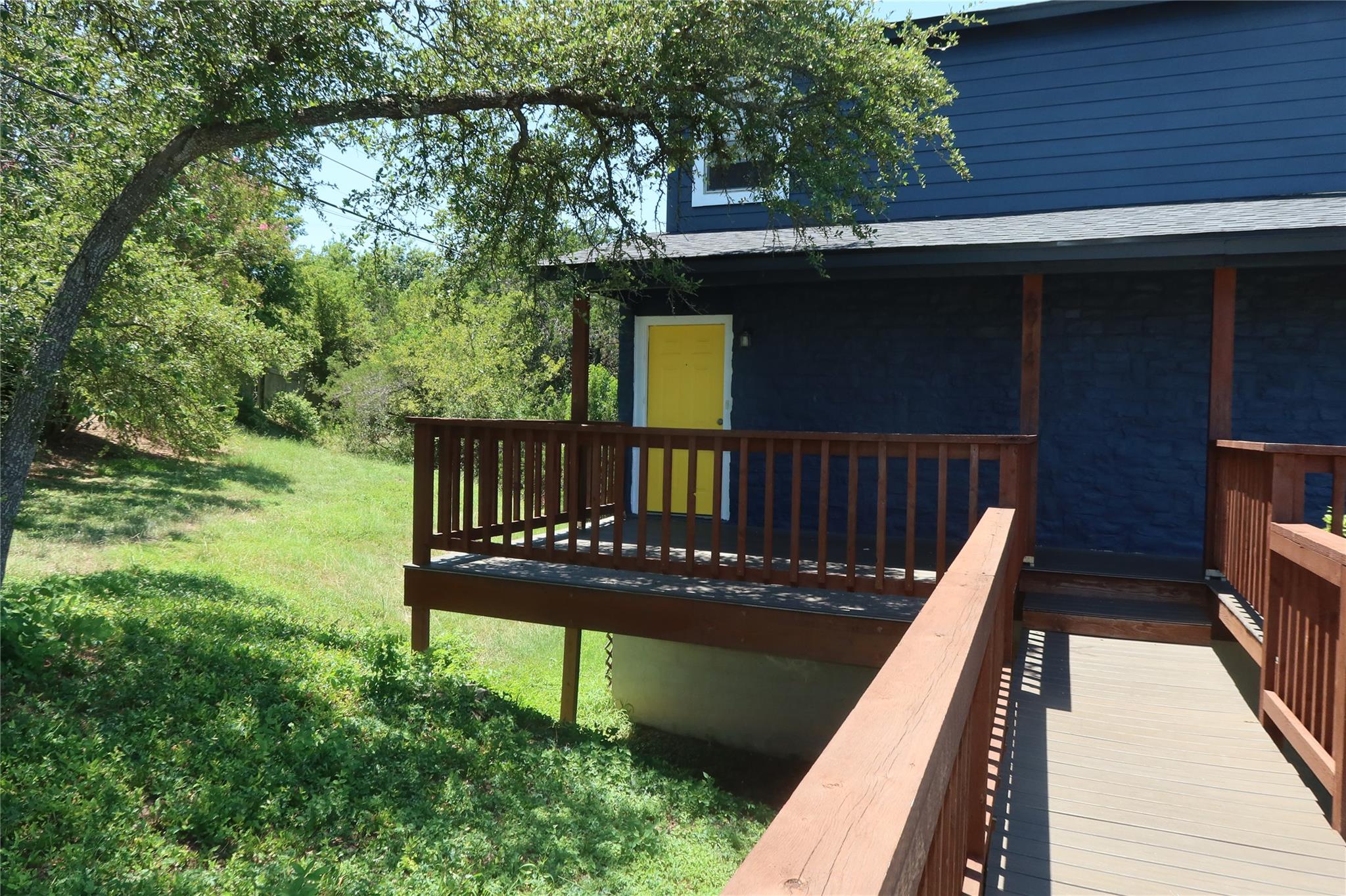 6914 Rifle Bnd #a Property Photo 2